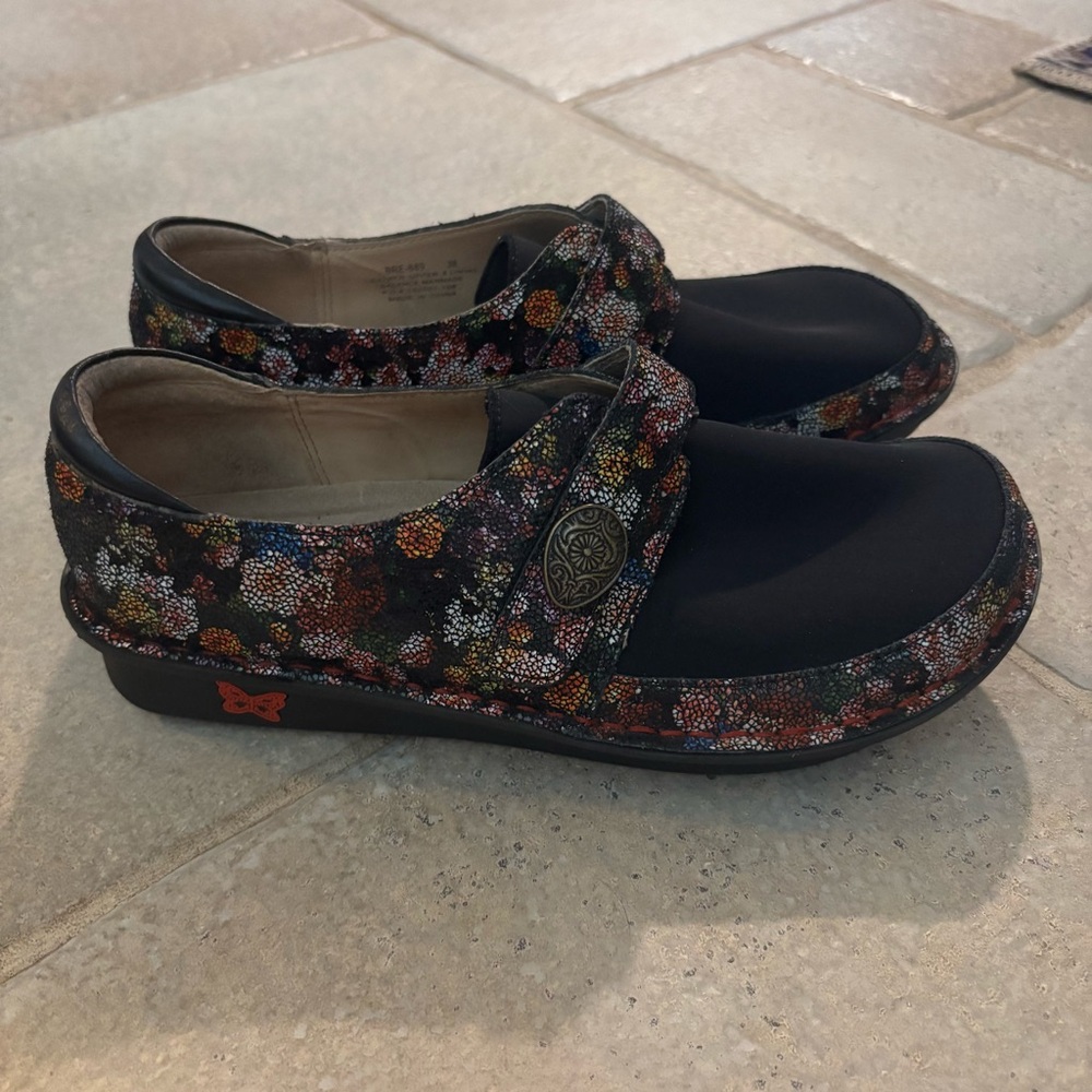 Alegria Brenna Garland Black Floral Strap Fashion Loafer Women's Size 38 (7.5)